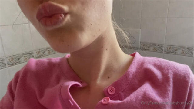 Peeking at my tits - babybunny2k